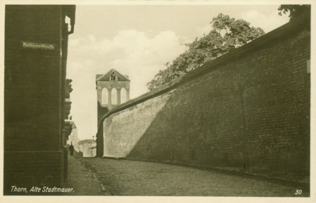 Stadtmauer zwischen Nonnentor und Brieftaubenstation